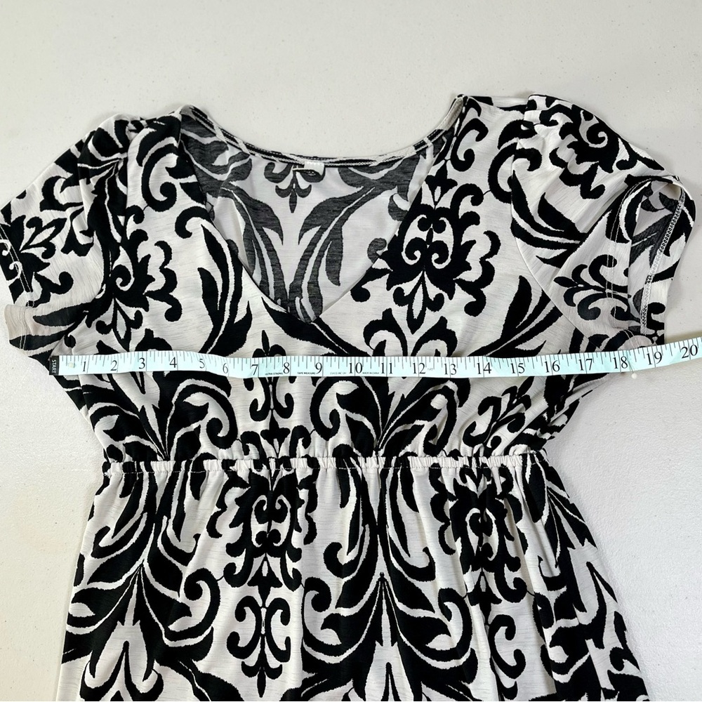 R Rouge Black and Cream V neck Dress - Picture 11 of 14